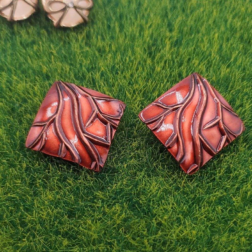 Fall Crinkle Red Tone Earrings E709
